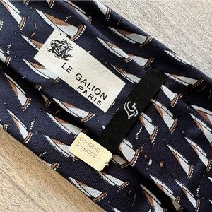 LE GALION PARIS LG Luxury NWT Navy Necktie Sailboats 100% Silk Tie 53L 4W